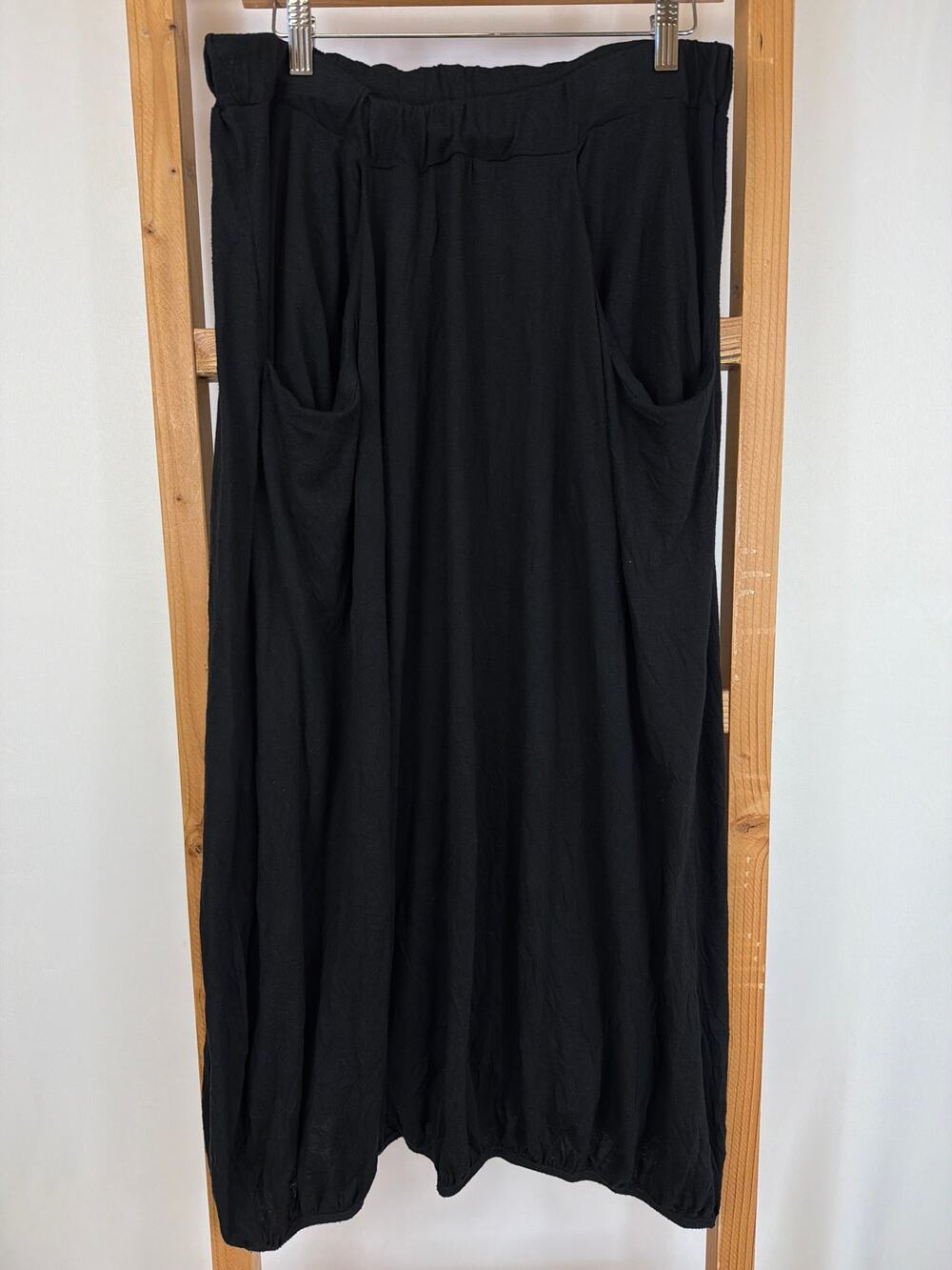 Chalet Made in USA Black Long Maxi Skirt Pockets Boho Minimalist Comfortable L/M